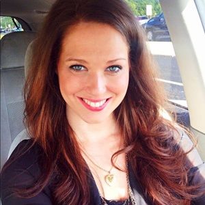 Meet your Posher, Lyndsie